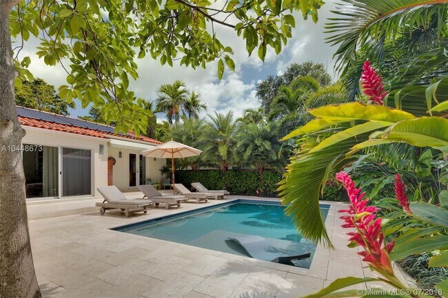 Foto del edificio - 440 NE 53rd St
