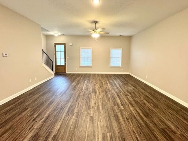 Building Photo - Move In Special! Now Leasing @ Mallard Par...