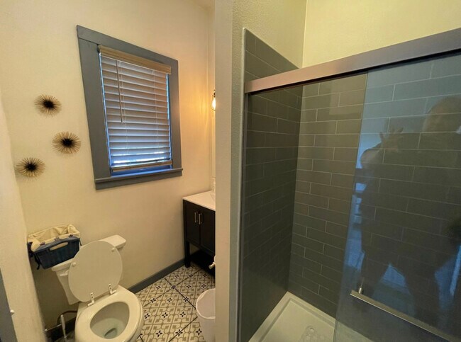 Foto del edificio - 2384 9th St