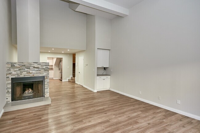 Building Photo - 254 S Hobart Blvd