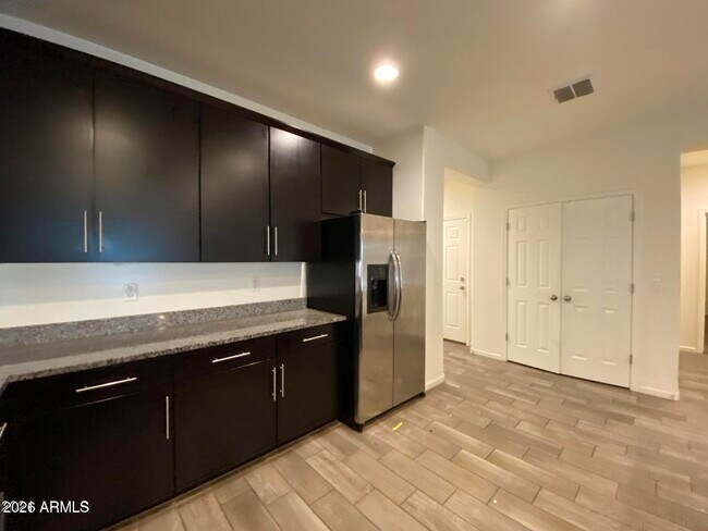 Building Photo - 3549 E Apricot Ln