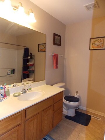 Building Photo - 623 Manhattan Cir