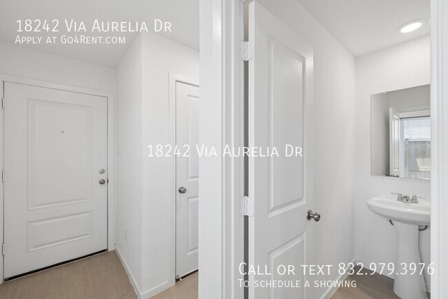 Foto del edificio - 18242 Via Aurelia Dr