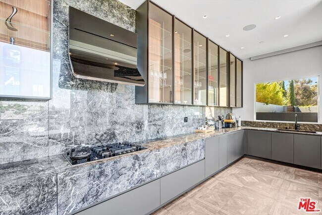 Foto del edificio - 9400 Readcrest Dr