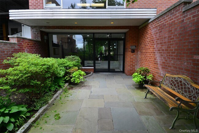 Foto del edificio - 14 Westview Ave