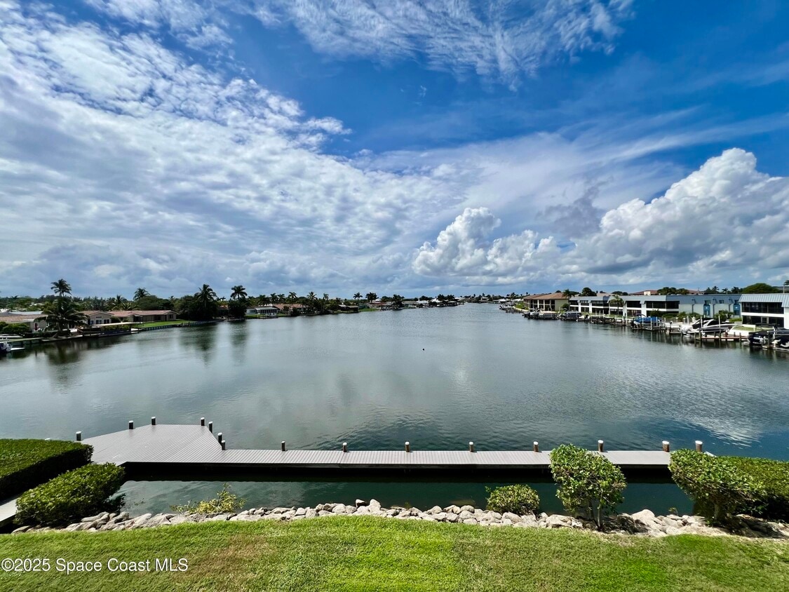 Primary Photo - 1750 Commodore Blvd