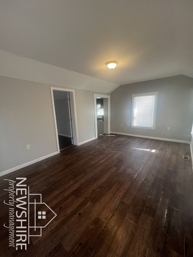 Building Photo - 1572 Farley Ave