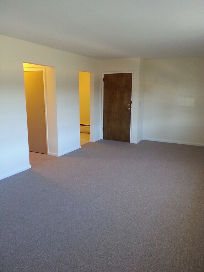 10 McKinley Ave Unit 14, Dumont, NJ 07628 10 McKinley Ave Dumont, NJ