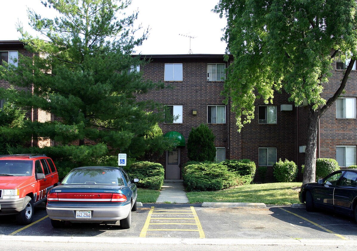 Primary Photo - 2504 Waterbury Dr