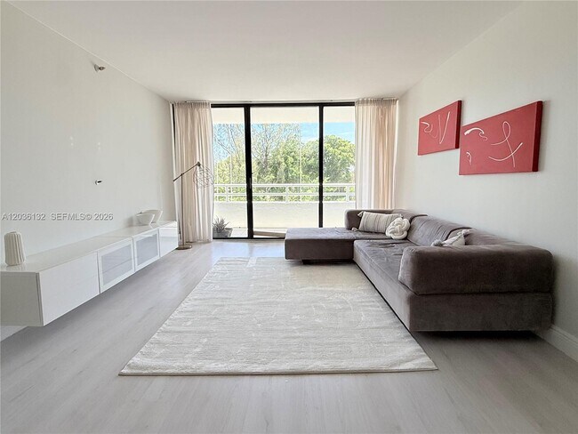 Foto del edificio - 20355 NE 34th Ct