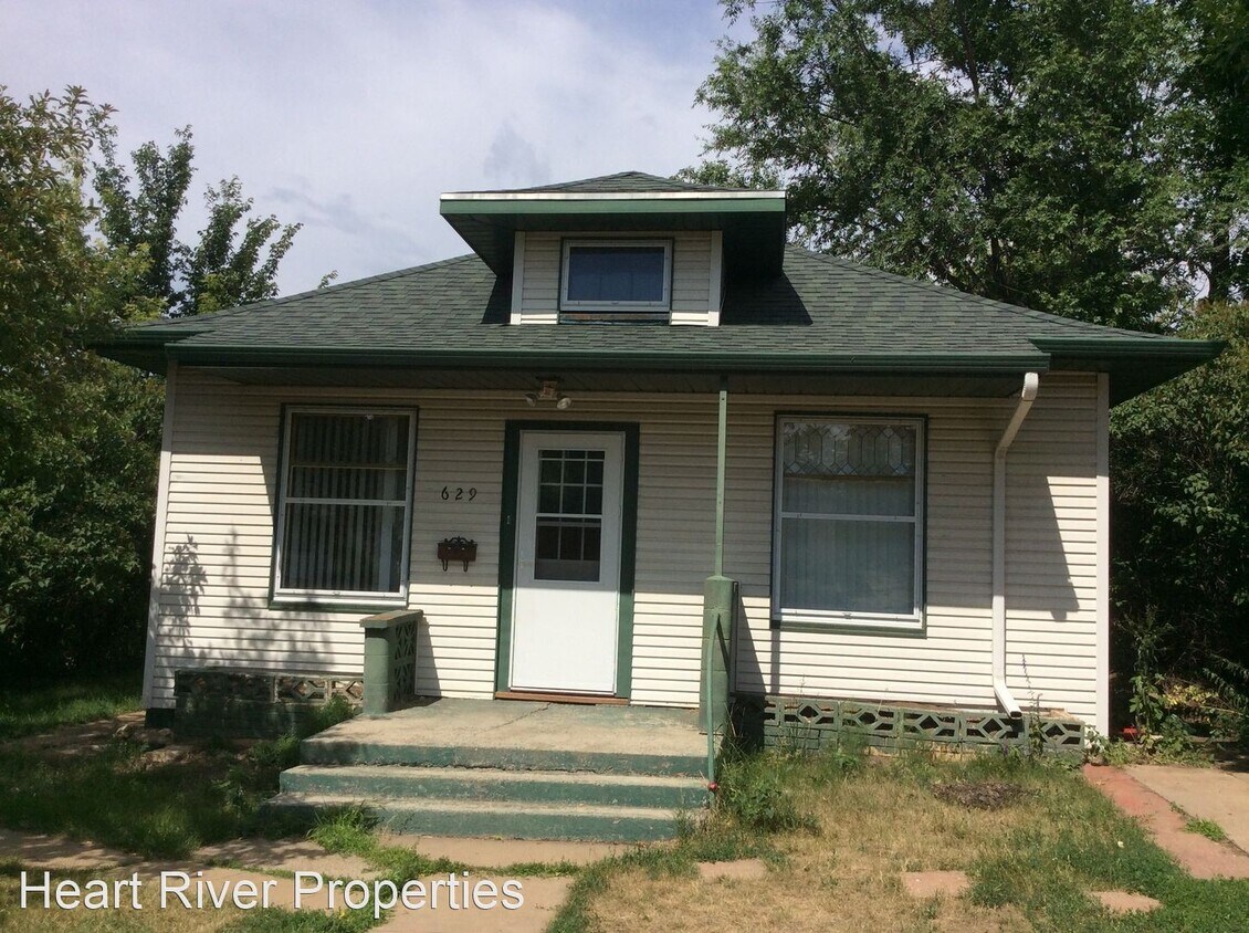 629 1st Ave E, Dickinson, ND 58601 House Rental in Dickinson, ND
