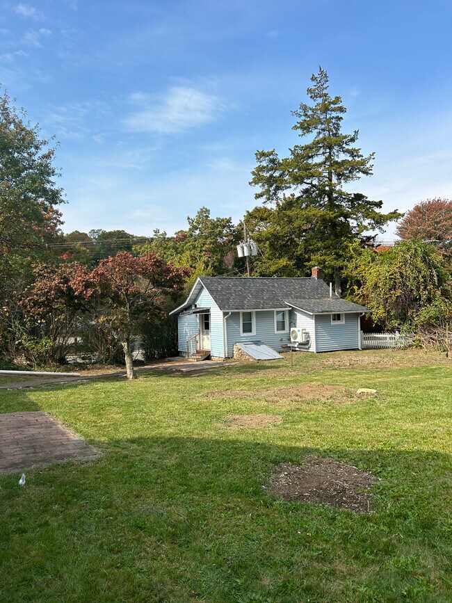 Building Photo - 1 Richwood Pl