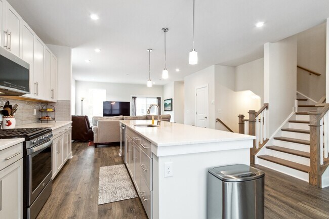 Foto del edificio - 1595 Meadowlark Glen Rd
