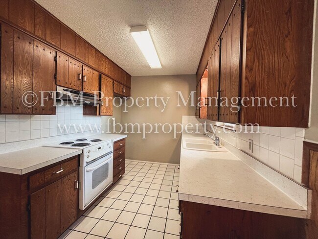 Foto del edificio - 105 Hillside Dr