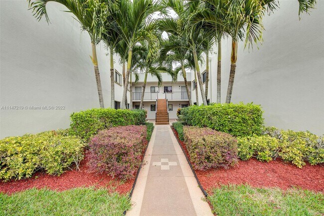 Foto del edificio - 15450 Pembridge Ave