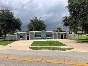 Building Photo - 3815 Summerlin Ave