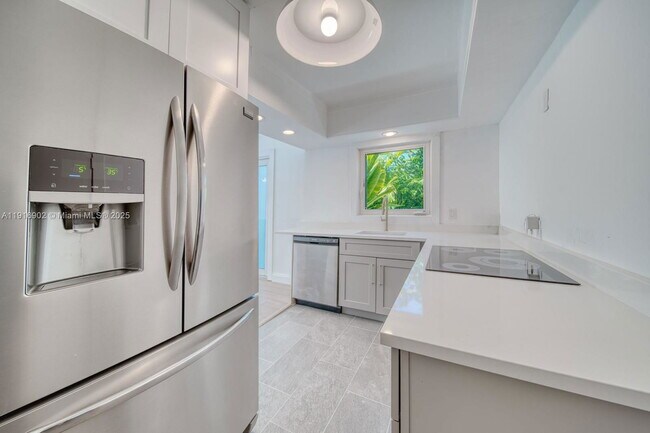 Foto del edificio - 845 NE 119th St