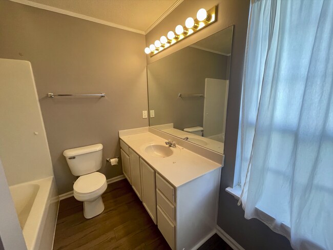 Building Photo - 937 Laurel Oak Ct