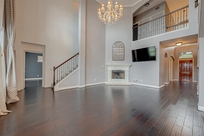 Foto del edificio - 7710 Eastwood Lake Ln