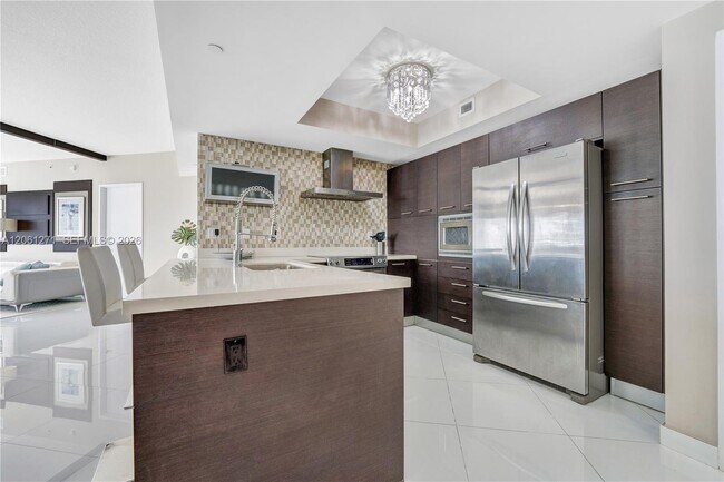 Foto del edificio - 250 Sunny Isles Blvd