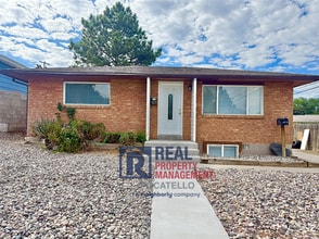 Building Photo - 625 El Rancho Blvd