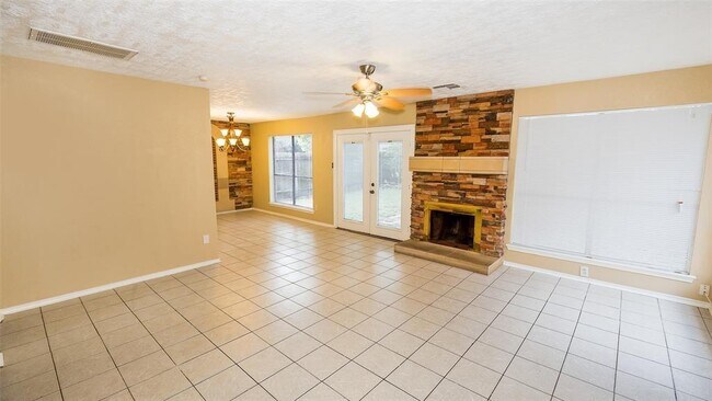 Building Photo - 5203 E Pagewick Dr