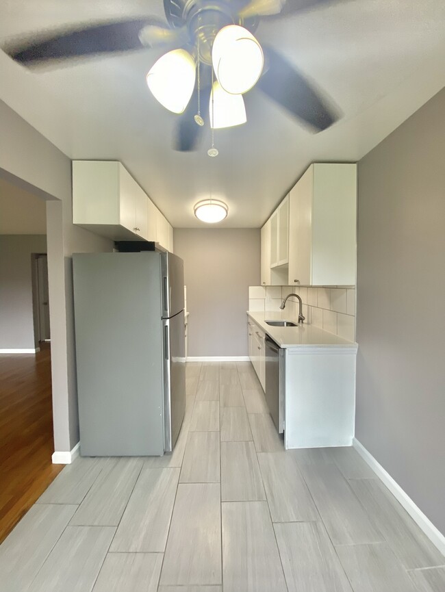1BD 1BA - 29350 Woodward Ave