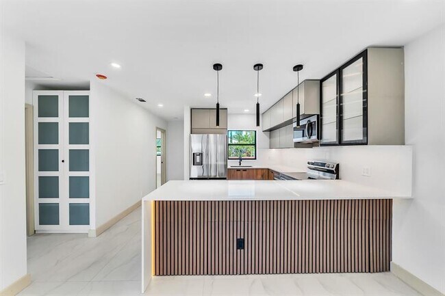 Foto del edificio - 2599 NE 2nd Ave