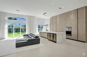 Building Photo - 3234 SW 53rd Ct