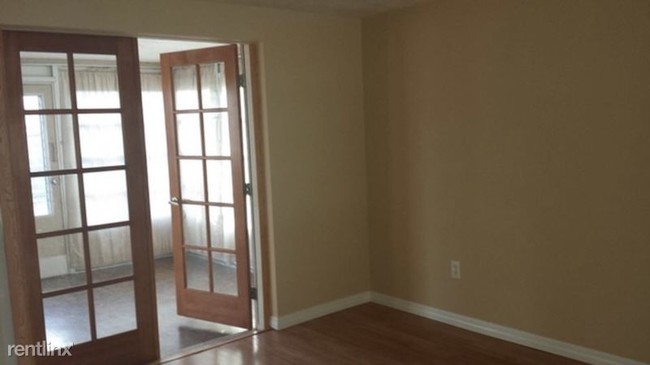 Building Photo - 3 br, 1.5 bath House - 3302 Hoover Drive
