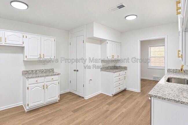 Foto del edificio - 5297 Brantford Ave