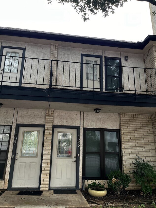 1307 Kinney Ave, Austin, TX 78704 Townhome Rentals in Austin TX