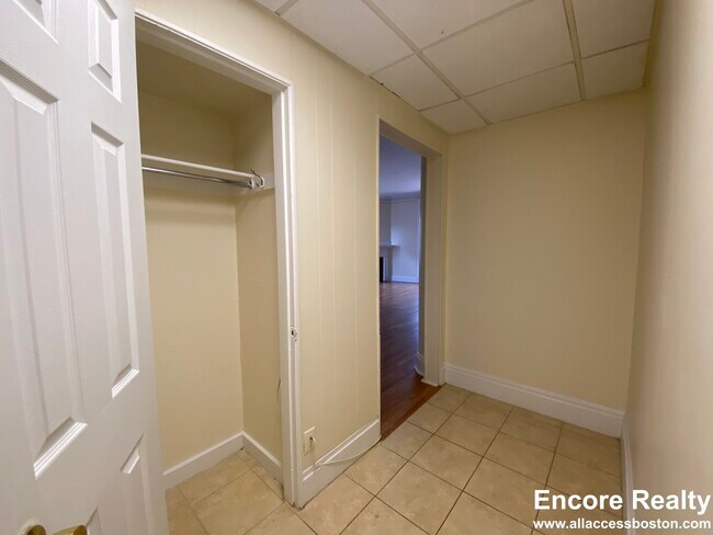 Building Photo - 62 Boylston St