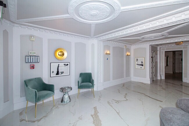 Foto del edificio - 2275 Broadway
