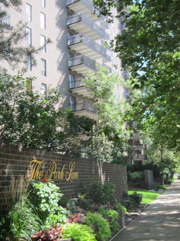 Front Entrance - 460 S Marion Pkwy