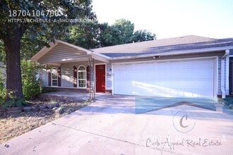 Building Photo - 700 W Monroe Ave