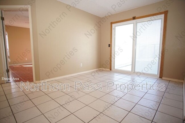 Foto del edificio - 637 Woodcrest Ln