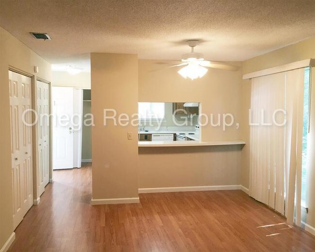 Building Photo - 1700 14th Ave E