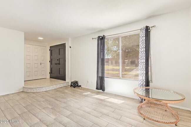 Foto del edificio - 4807 W Northern Ave