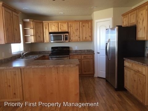 Building Photo - 3 br, 2.5 bath House - 920 N 3000 W