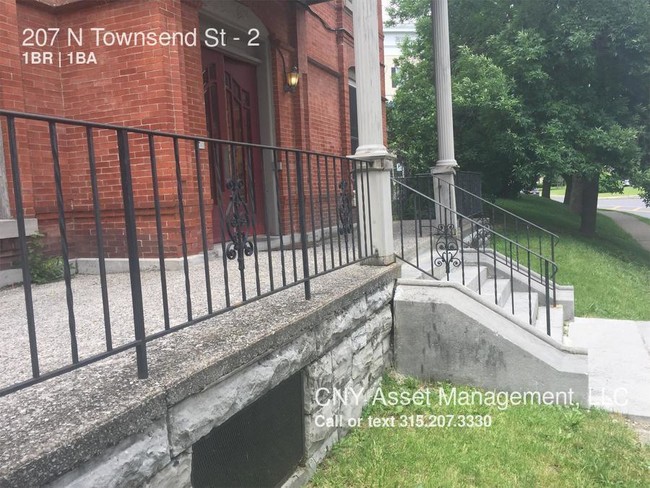 Building Photo - 207 N Townsend St