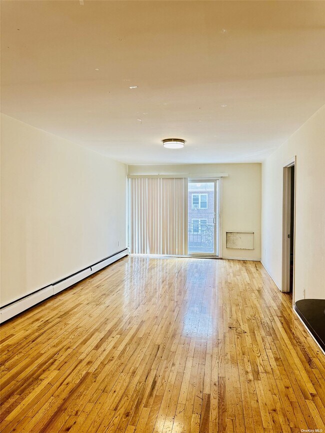 Foto del edificio - 144-37 Barclay Ave