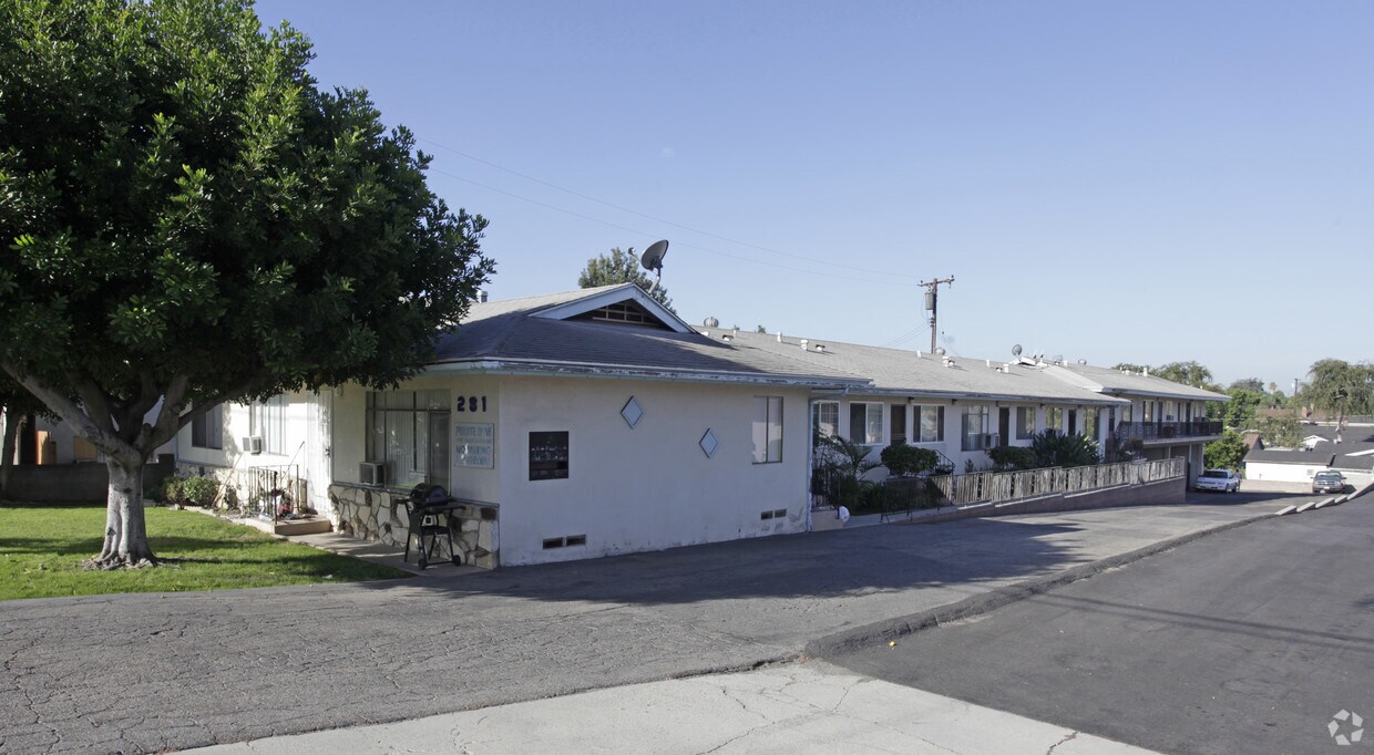 Primary Photo - 281 N Idaho St