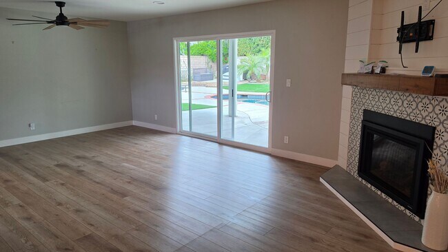 Building Photo - 5552 Tamarisk