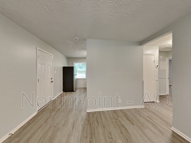 Foto del edificio - 4813 Bartlett Rd