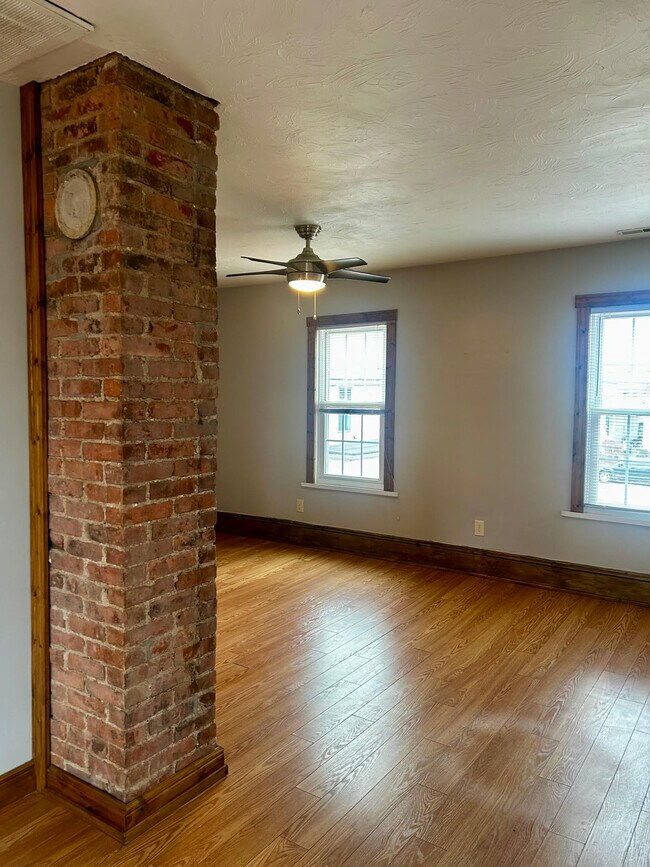 Foto del edificio - 5008 Tillman Ave