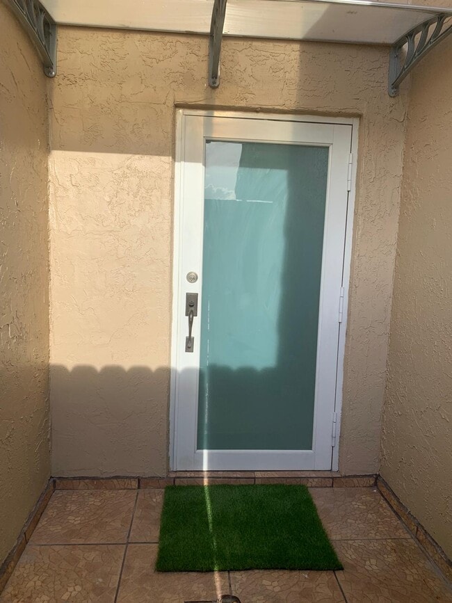 Foto del edificio - 4565 SW 143rd Ave