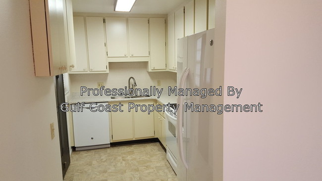 Foto del edificio - 6105 Evergreen Cir