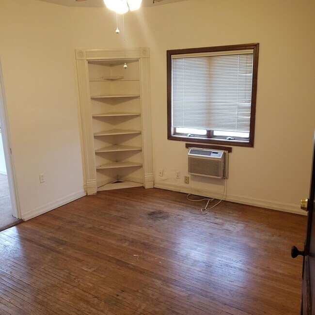 Building Photo - 1400 Bass Ave