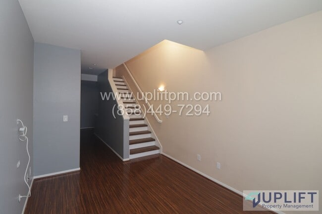 Foto del edificio - Beautiful 4BR/3BA Townhouse for Lease in Legacy Walk - Southcrest